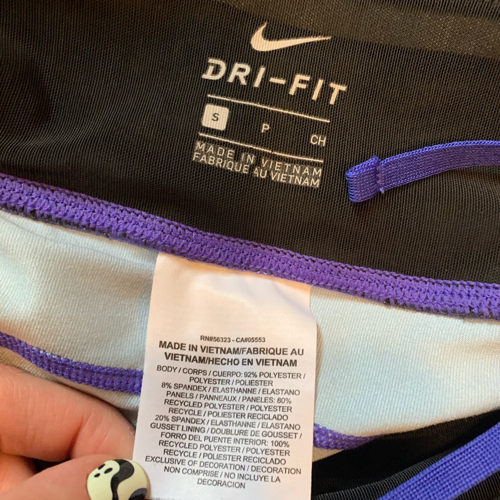 Nike Athletic Workout Running Patterned Capri Pan… - image 8